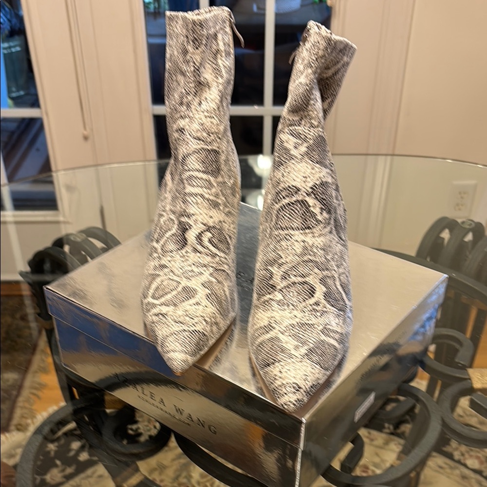 Lea Wang Gray Heeled Boots